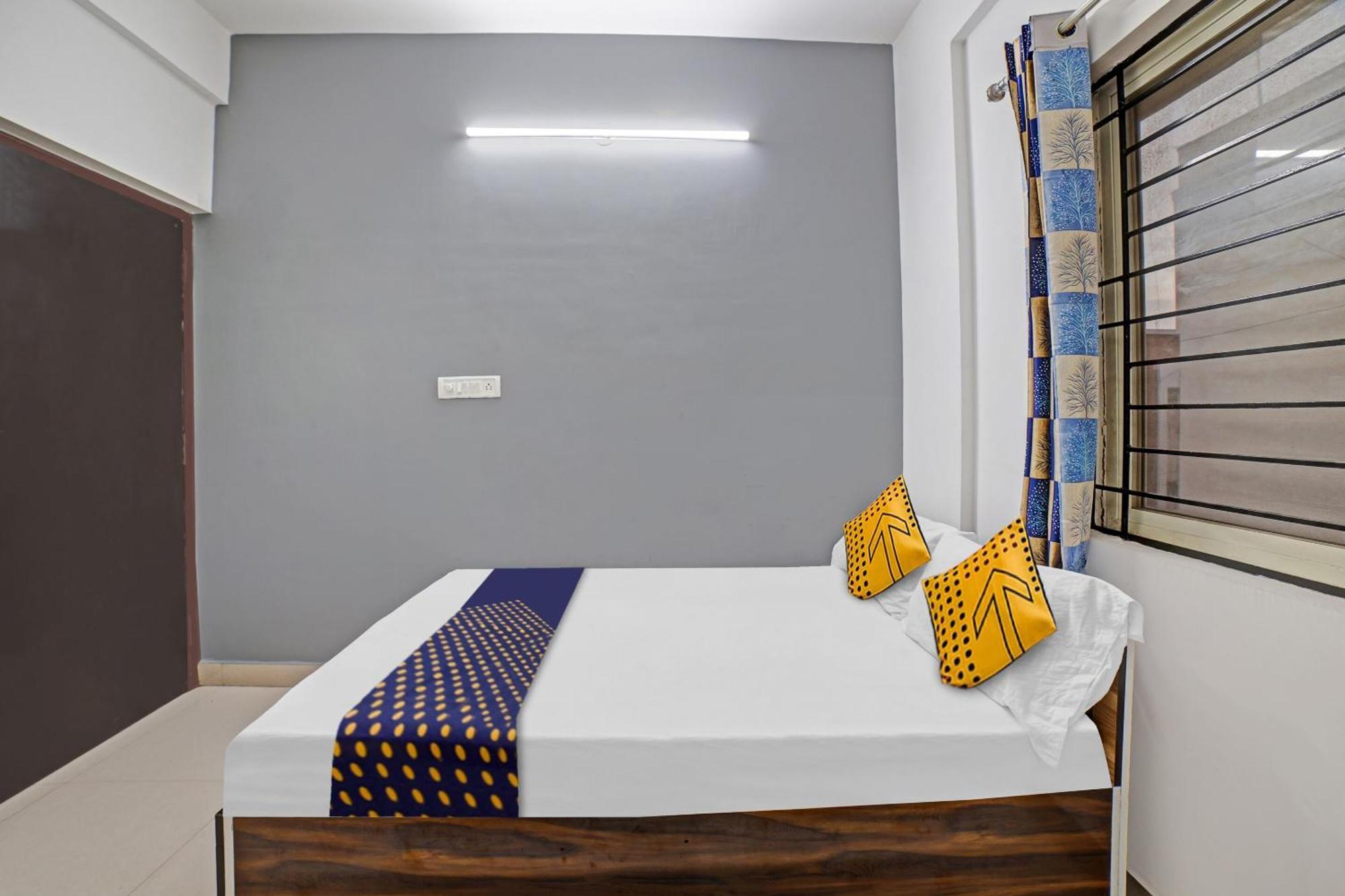 Spot On 81164 San International Hotel بنغالور المظهر الخارجي الصورة