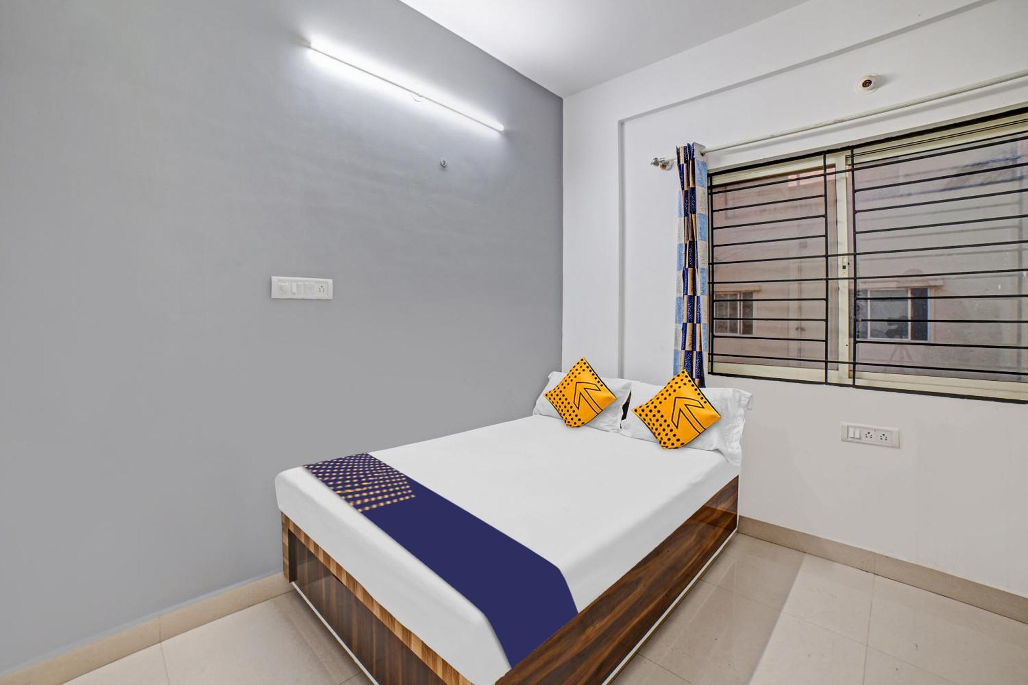 Spot On 81164 San International Hotel بنغالور المظهر الخارجي الصورة
