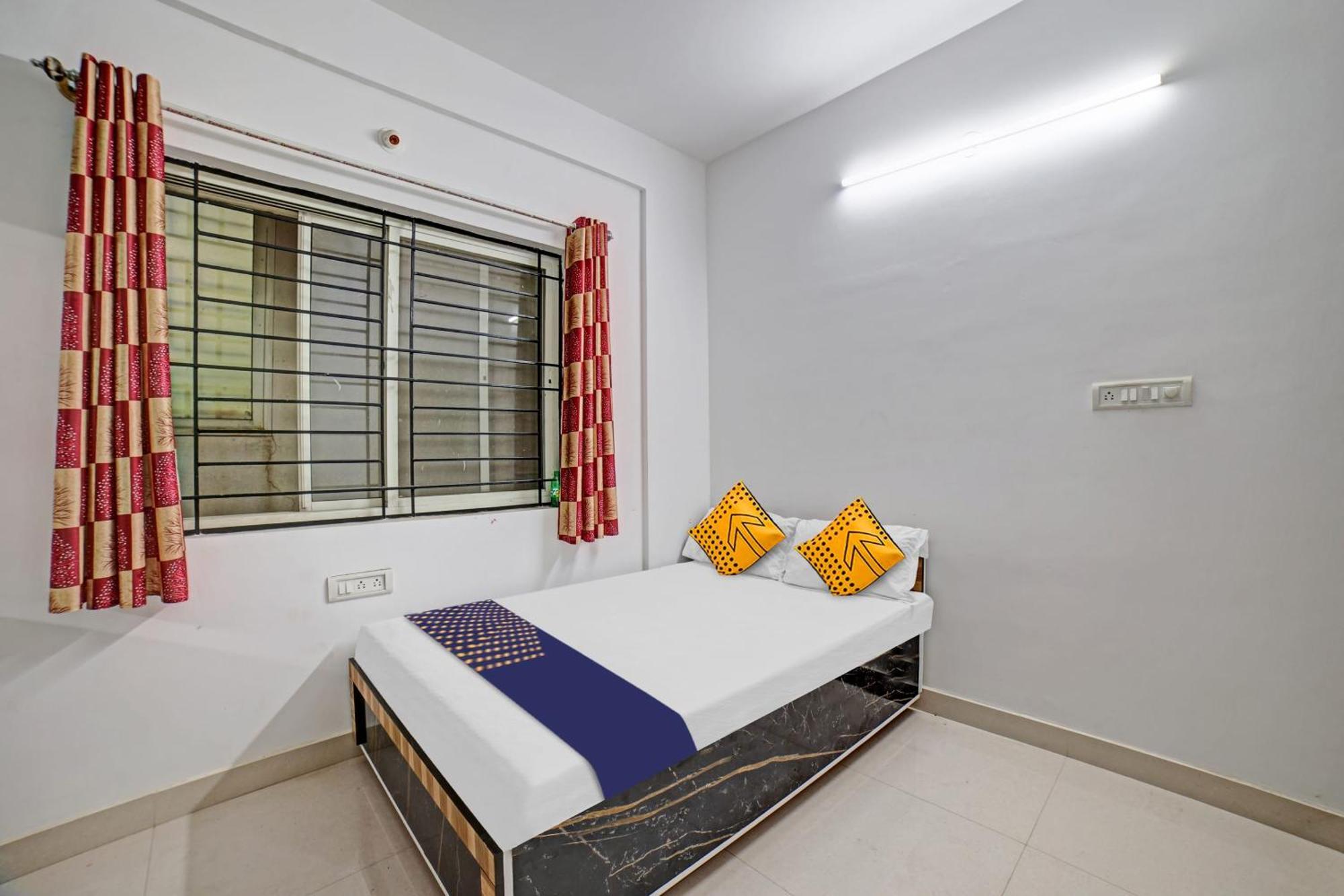 Spot On 81164 San International Hotel بنغالور المظهر الخارجي الصورة