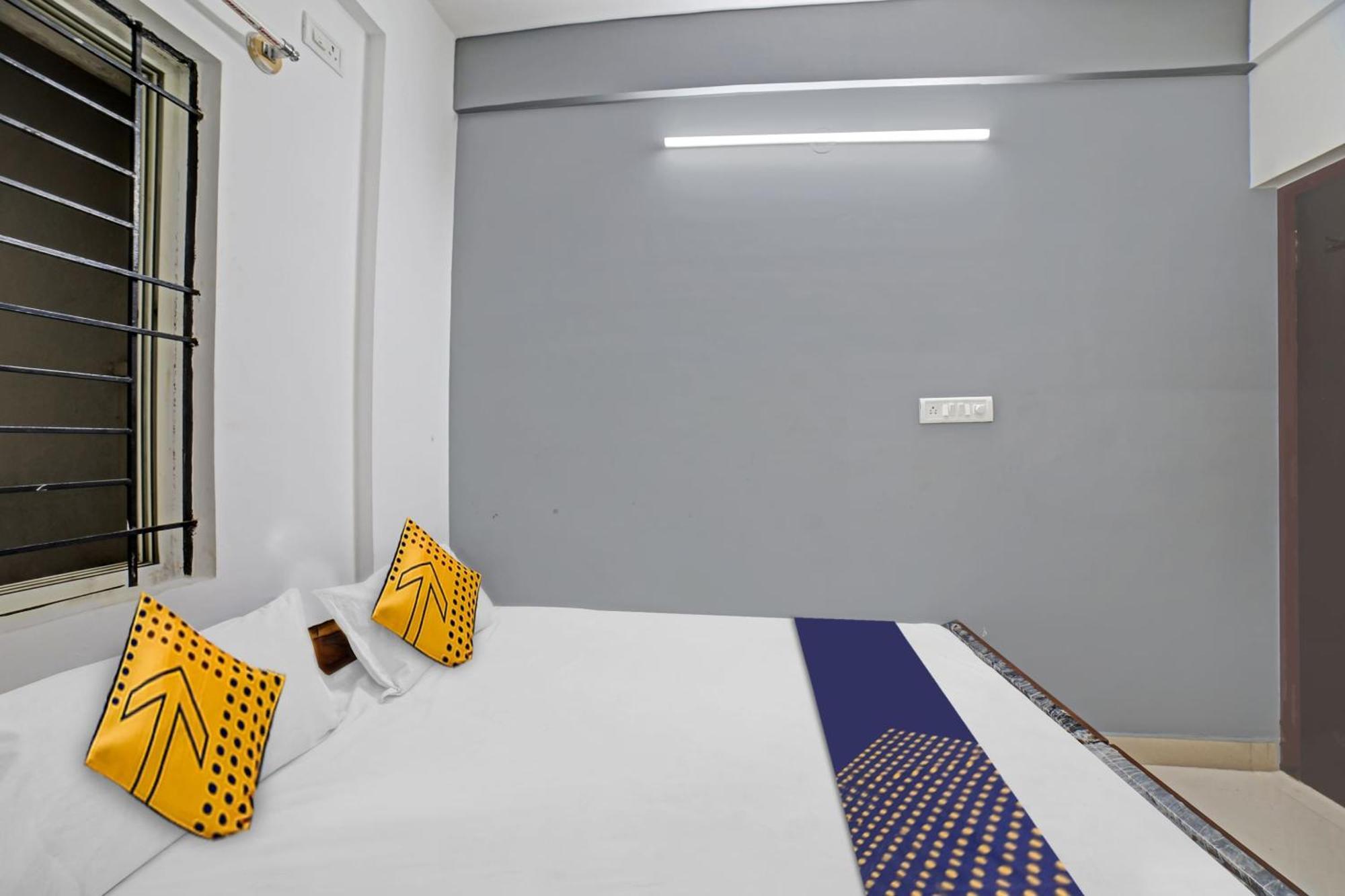 Spot On 81164 San International Hotel بنغالور المظهر الخارجي الصورة
