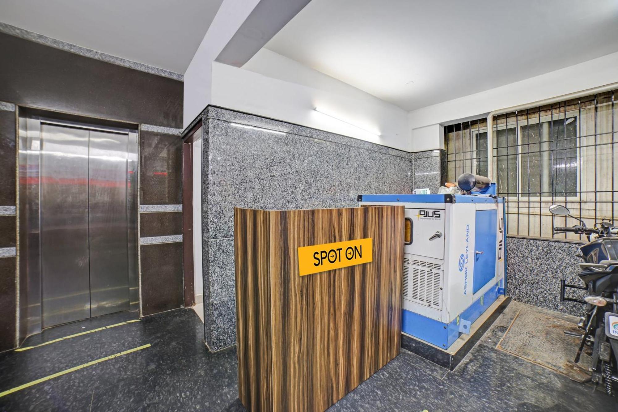 Spot On 81164 San International Hotel بنغالور المظهر الخارجي الصورة